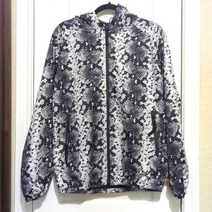 Bolongaro Trevor Hoodie and Active Shorts set in black and white snakeskin print